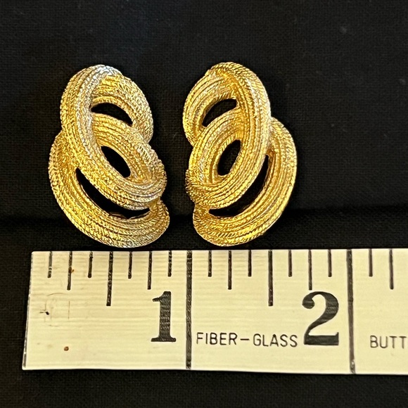 Monet Clip-on Earrings - Picture 4 of 8